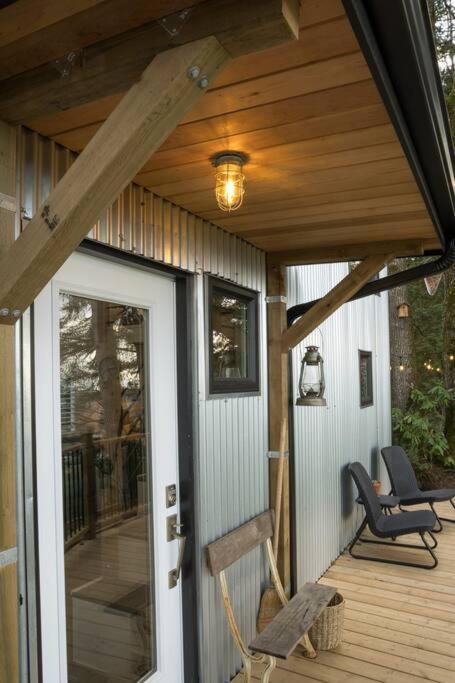 Tiny House Big View Hotel Chilliwack Exterior foto