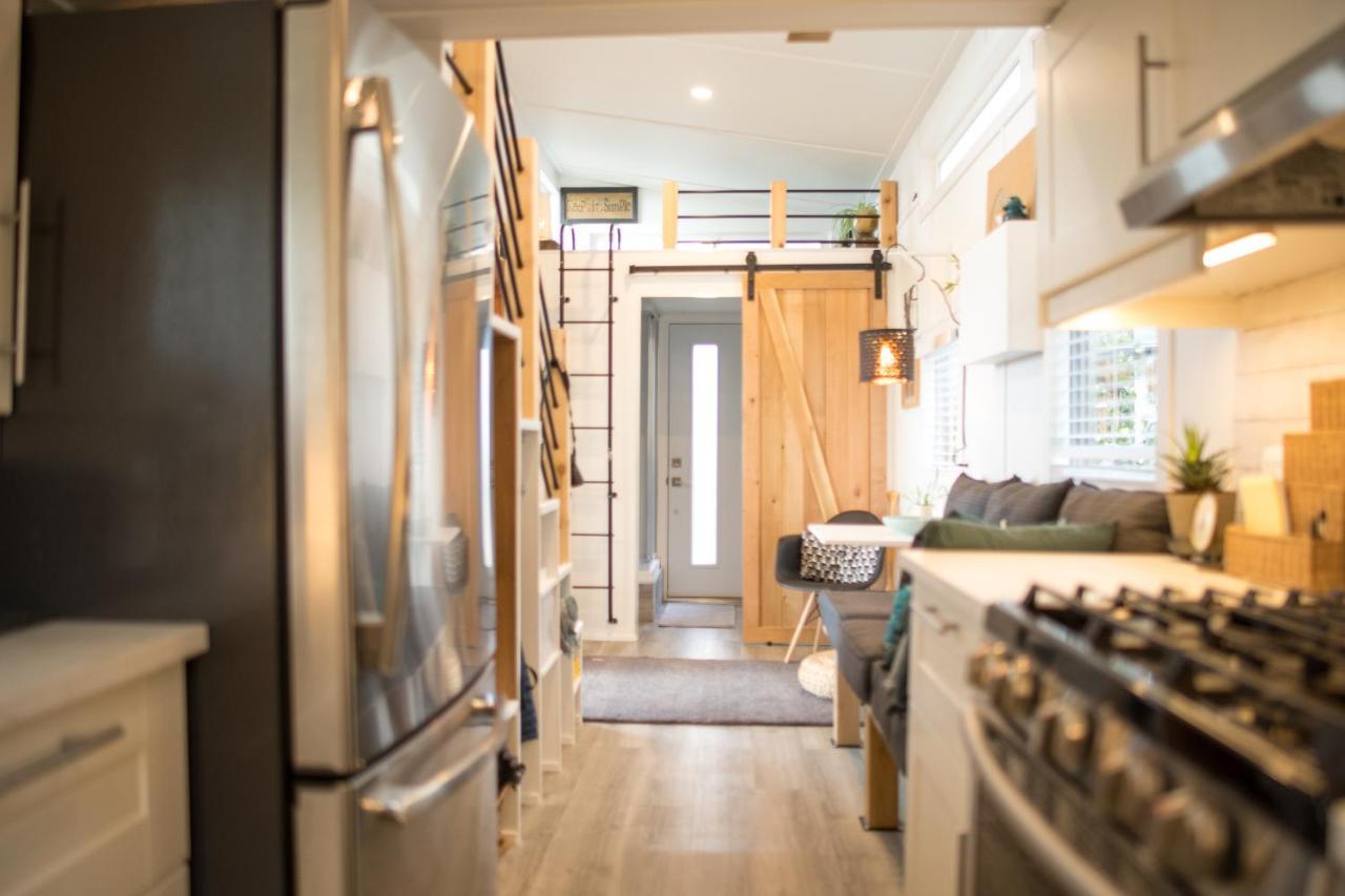 Tiny House Big View Hotel Chilliwack Exterior foto